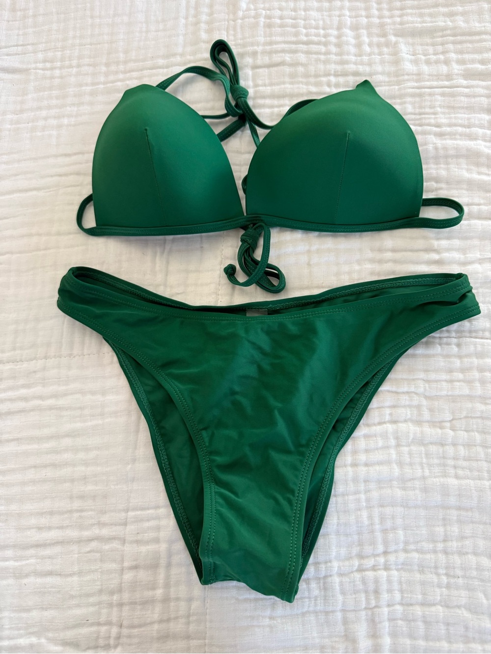 NWOT MICA Molded Triangle Cup and Bottoms Set Size Small
